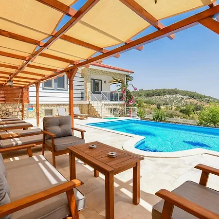 Moonlight Villa Karadere